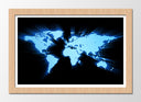 Cuadro enmarcado natural mapamundi color negro y azul electrico