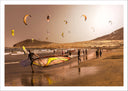 Lámina windsurf en la playa, deporte, vela, atardecer, tonos calidos