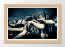 Cuadro enmarcado natural futbol americano, abrazo equipo